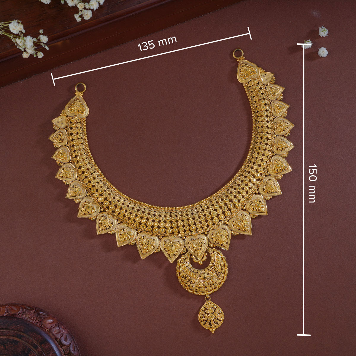 Nadhika Gold Necklace