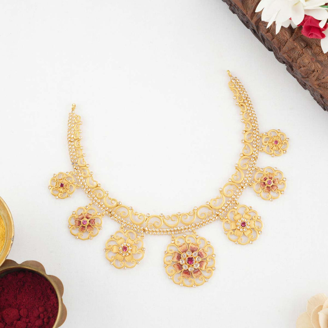 Nithra Short Necklace
