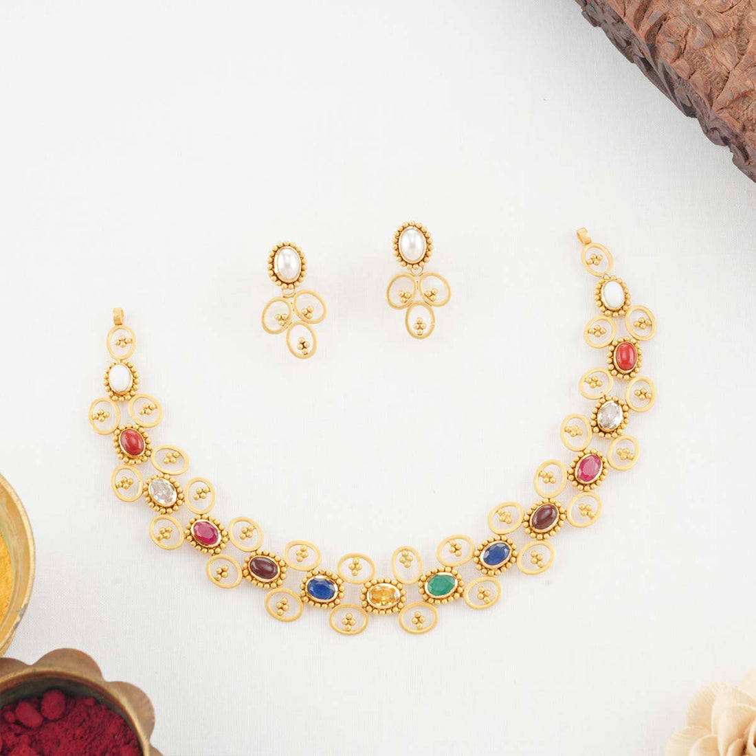 Pretty Short Necklace Set