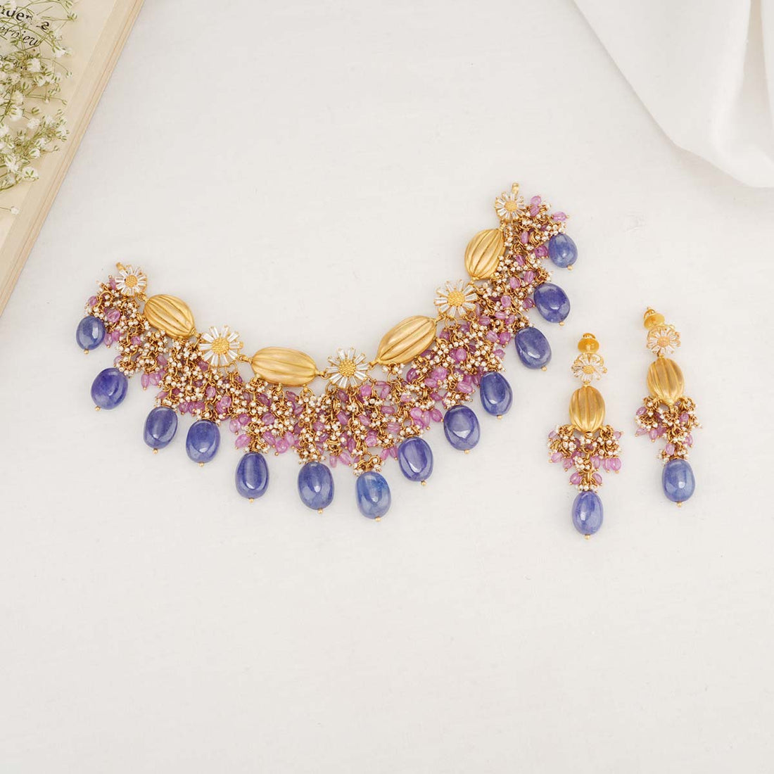 Stunning Short Necklace Set