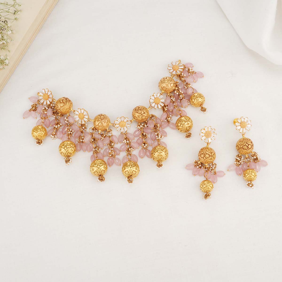 Spiffy Short Necklace Set