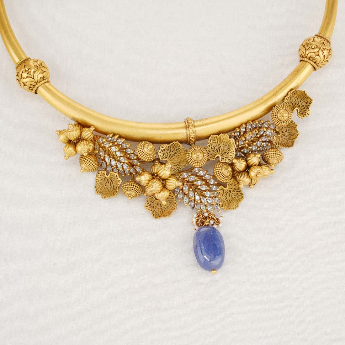 Gorgeous Short Necklace Set
