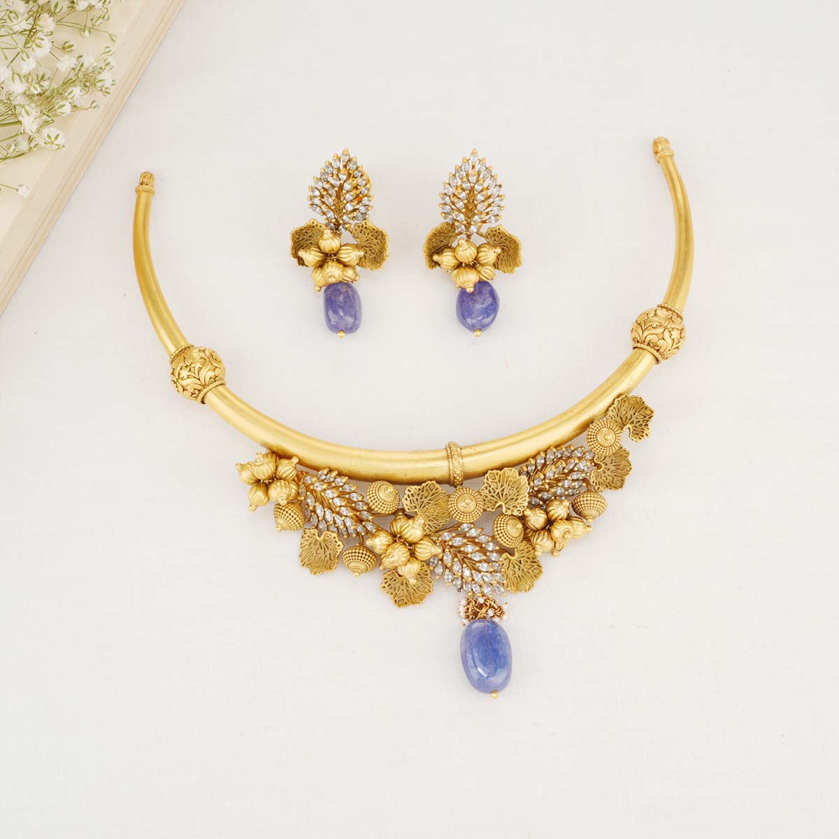 Gorgeous Short Necklace Set