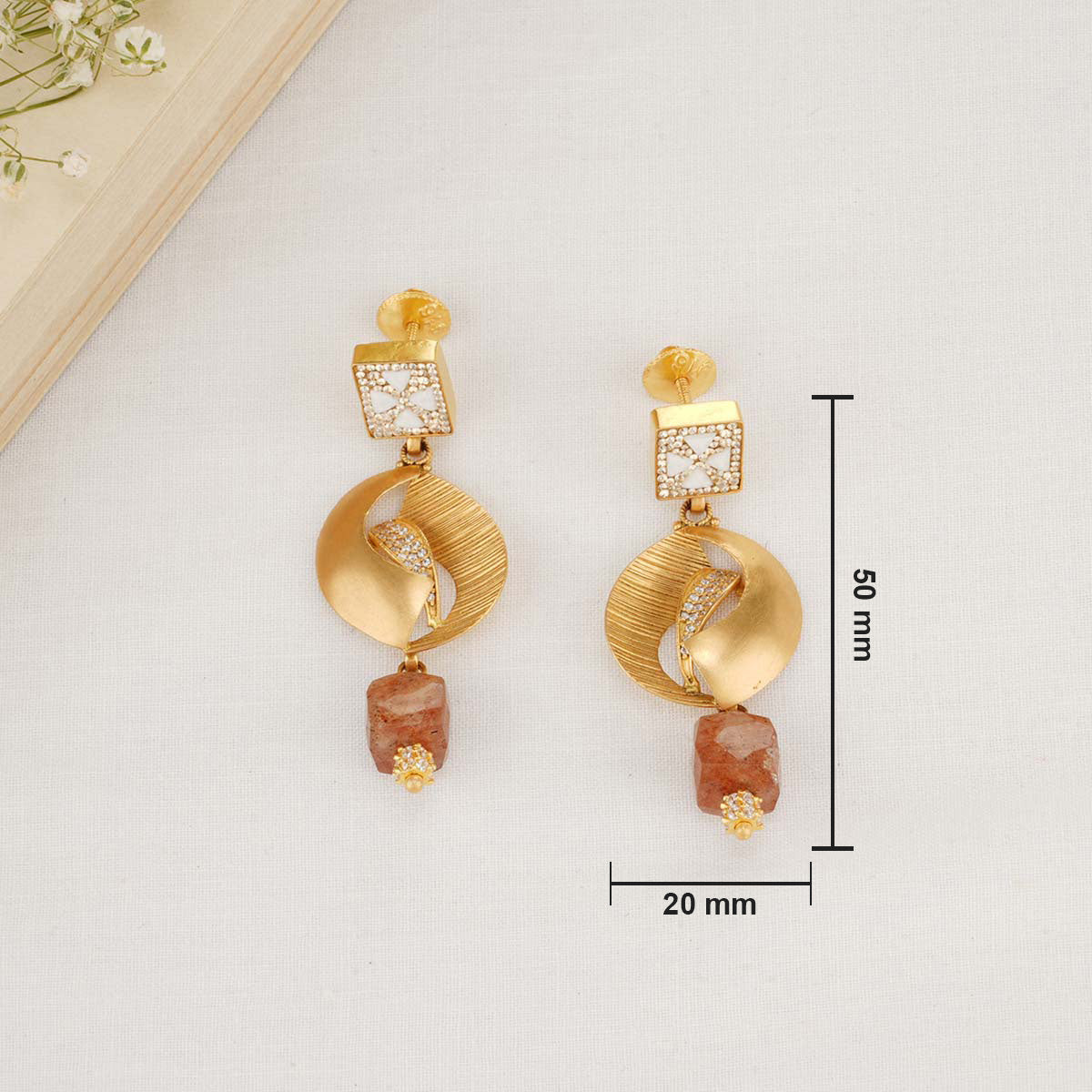 Nishika Short Necklace Set
