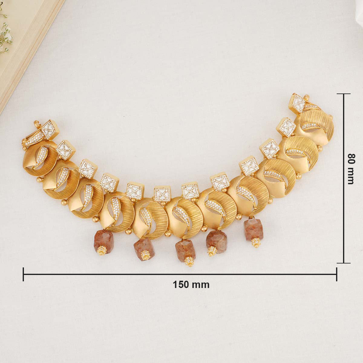 Nishika Short Necklace Set
