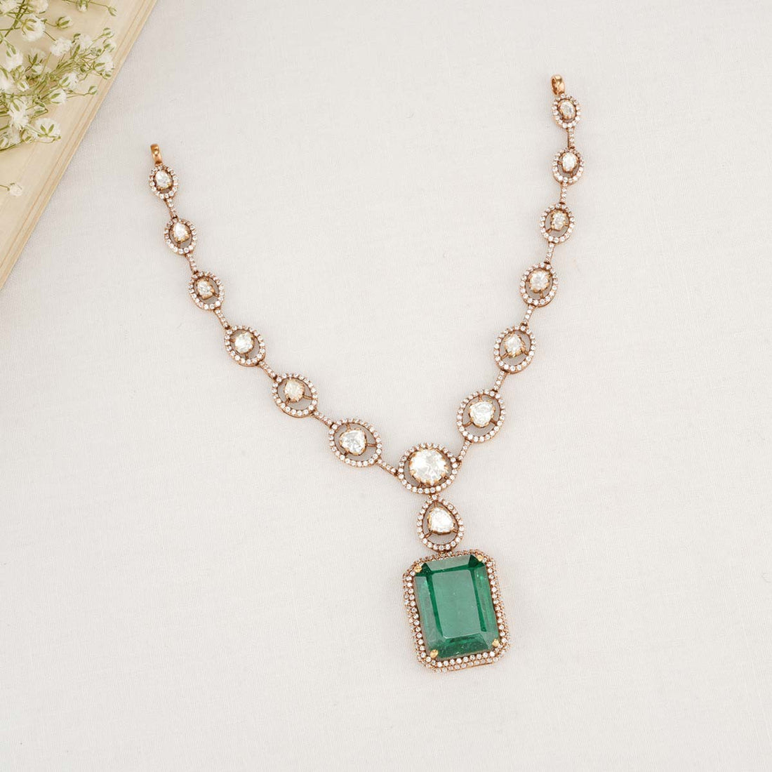 Akshaya Victorian Short Necklace