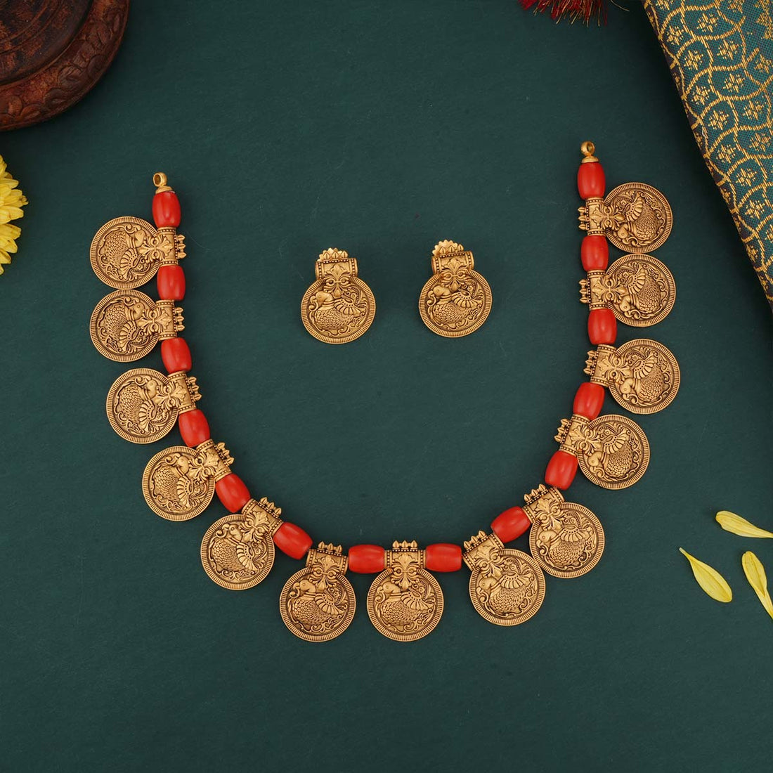 Kavinka Antique Necklace Set