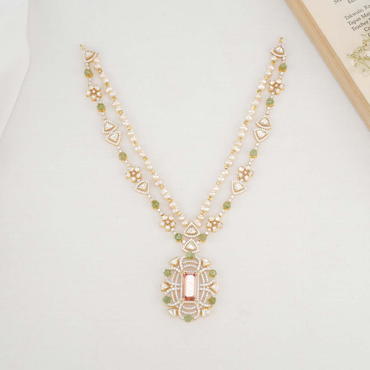 Charika Facinate Necklace Set