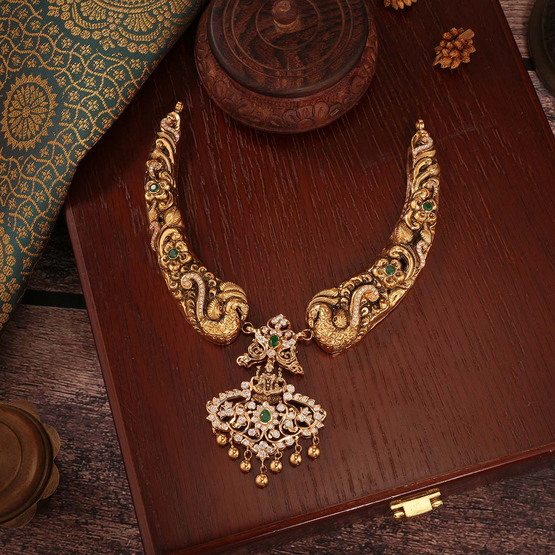 Maneeshwari Short Necklace