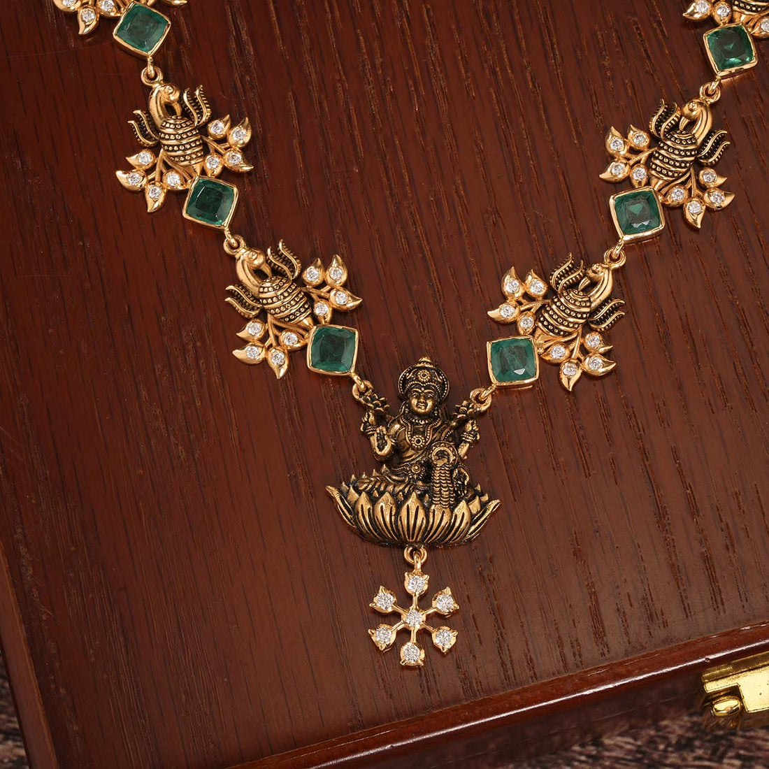Evelina Short Necklace
