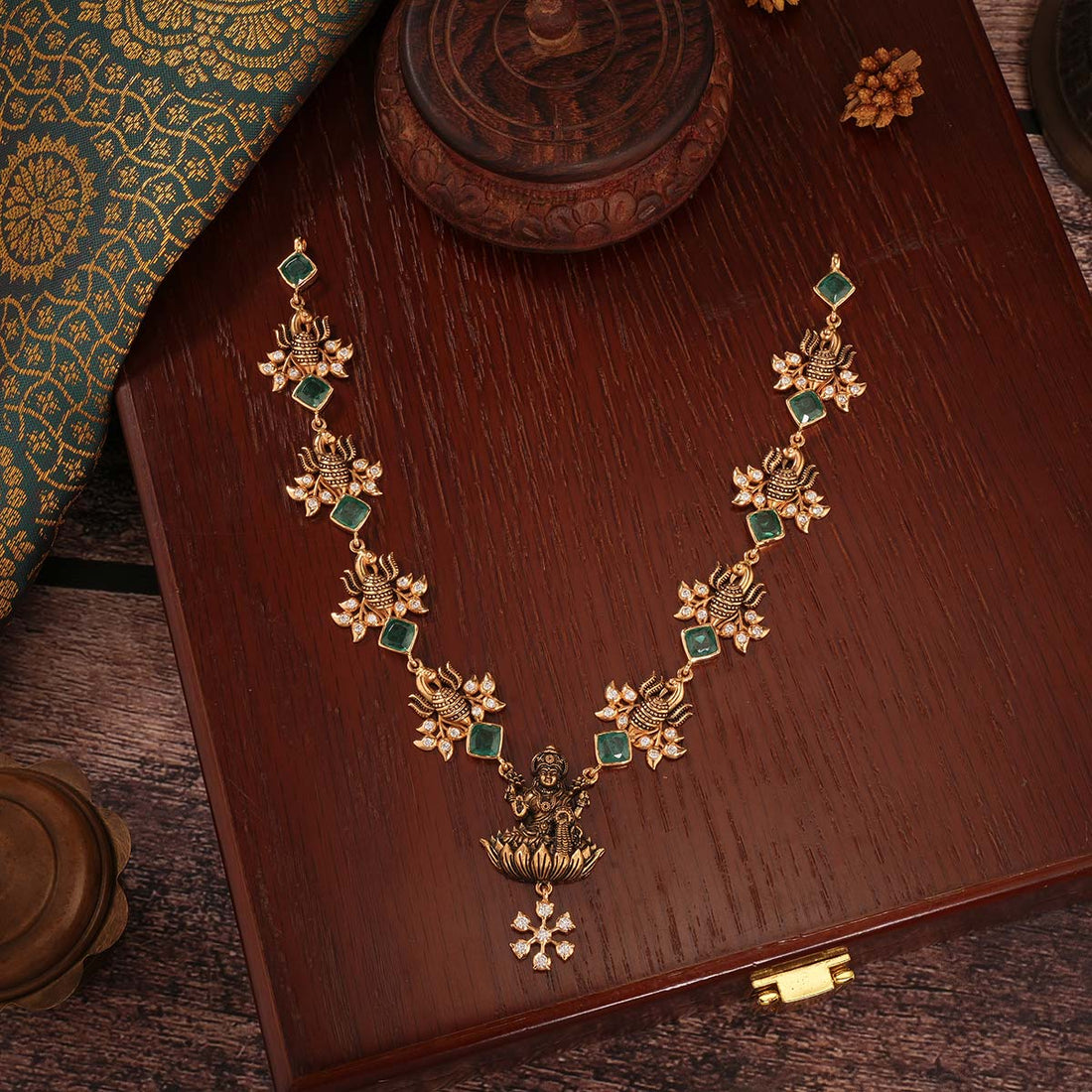 Evelina Short Necklace