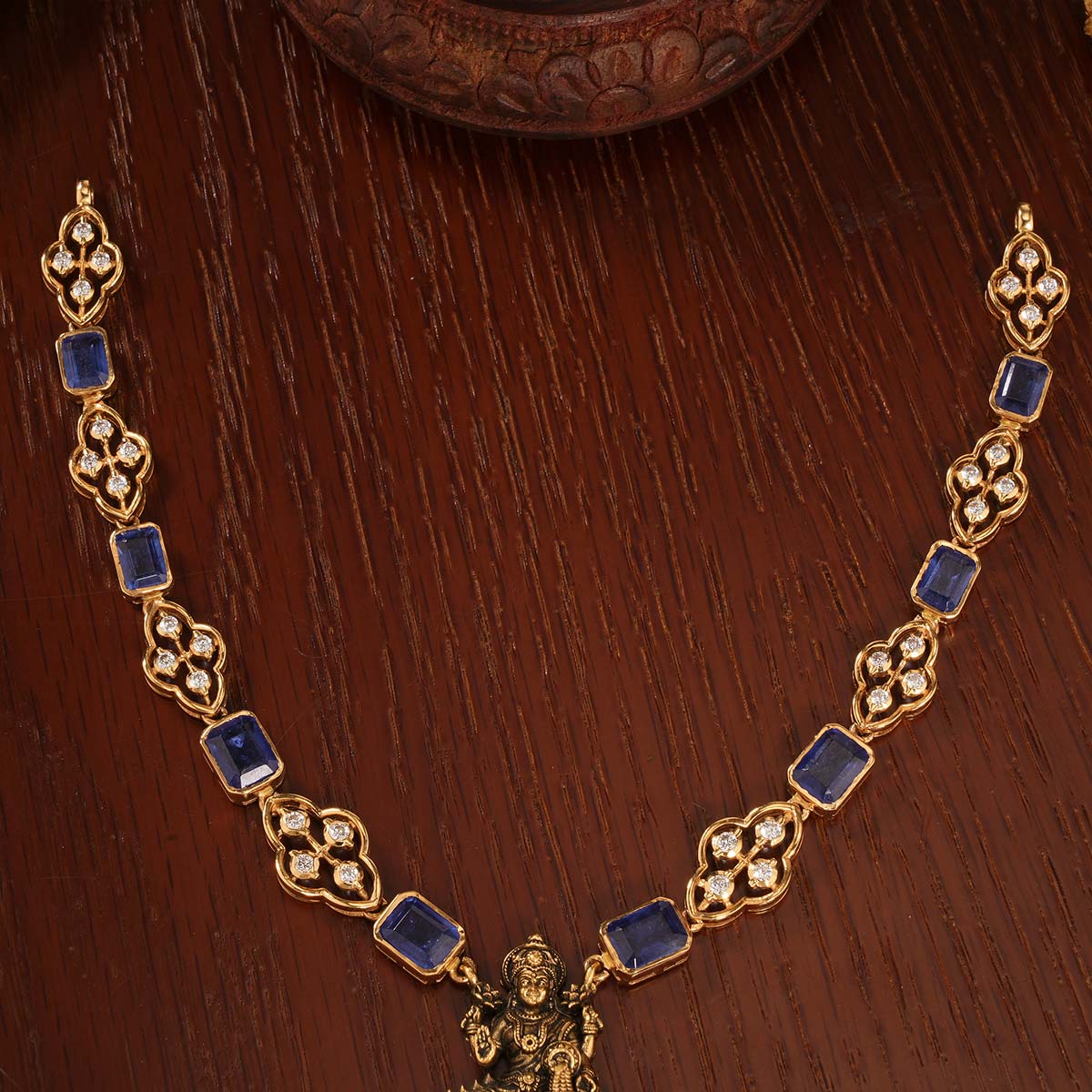 Leona Short Necklace