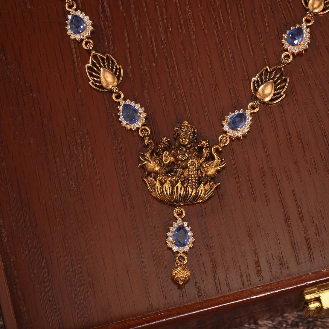 Daphne Short Necklace