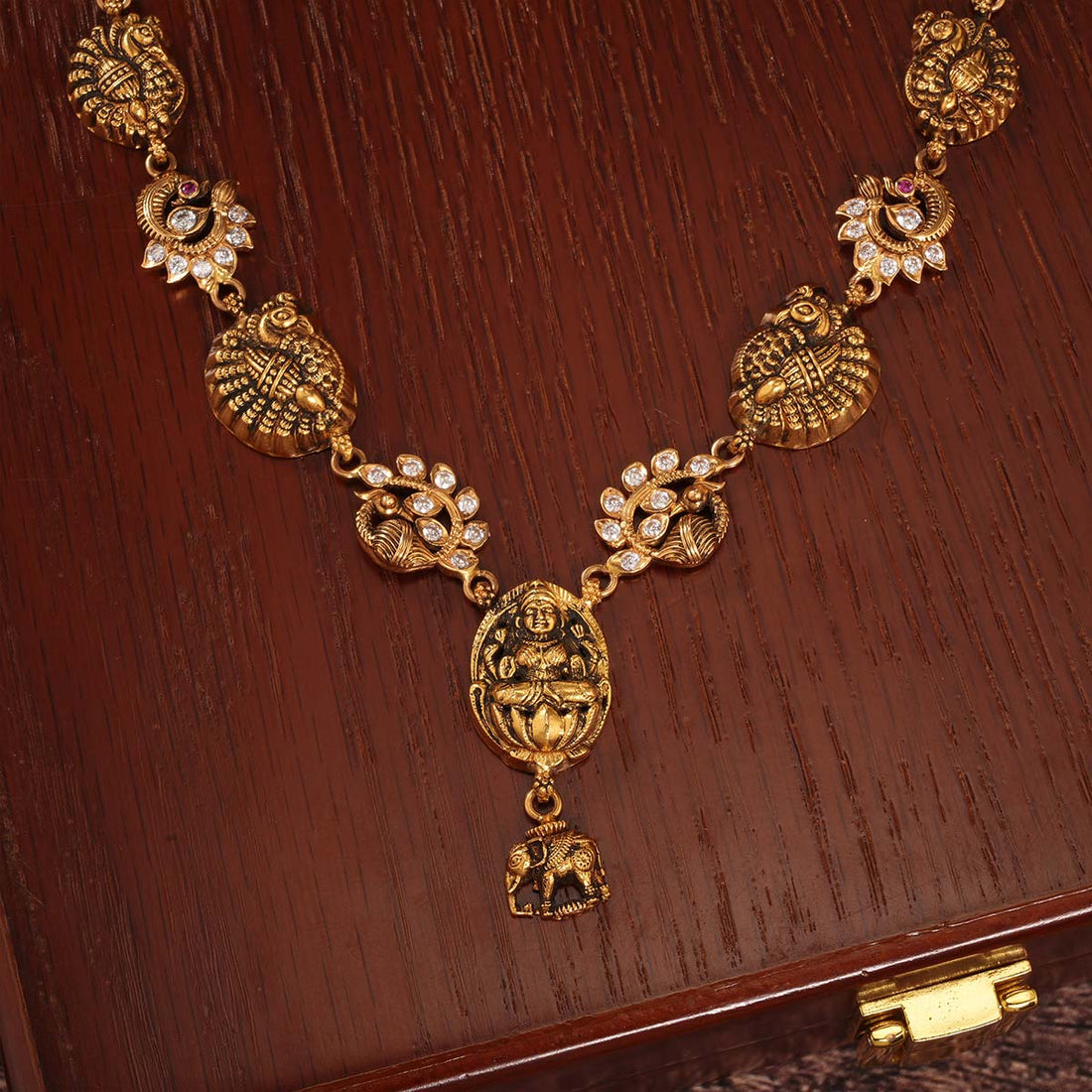 Veronica Short Necklace