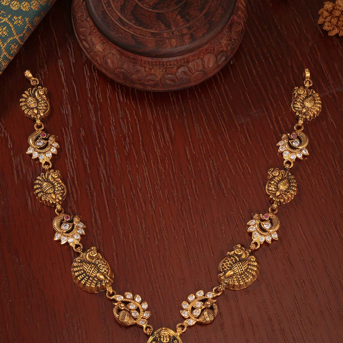 Veronica Short Necklace