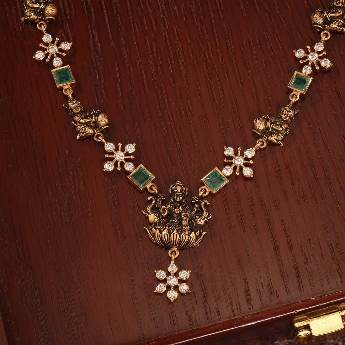 Vanessa Short Necklace