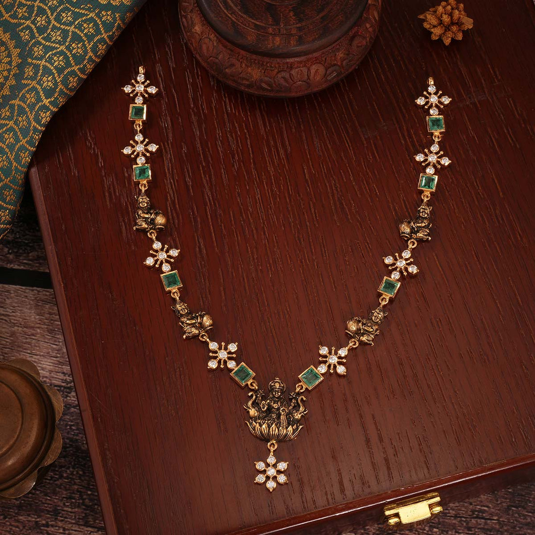 Vanessa Short Necklace