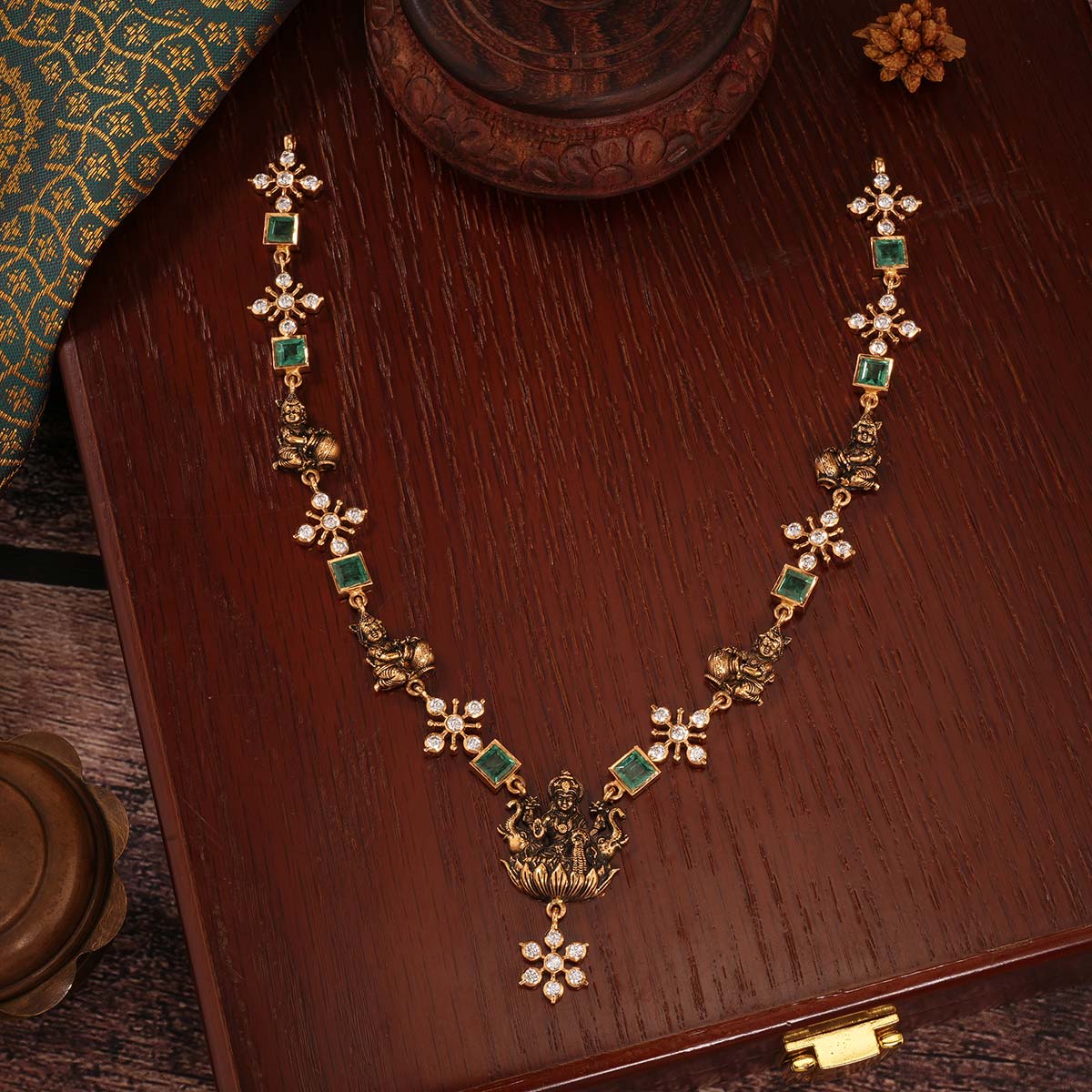 Vanessa Short Necklace