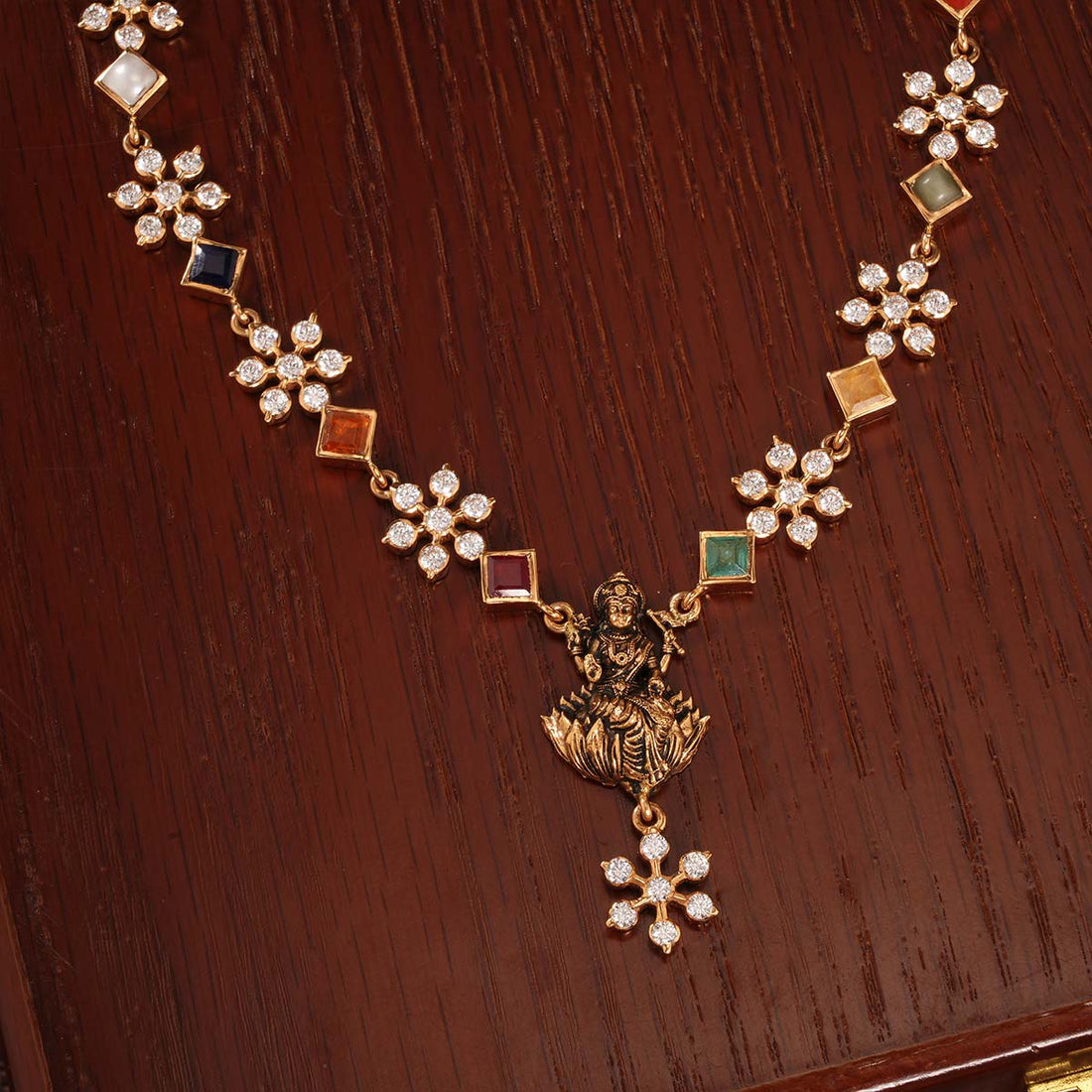 Nithira Short Necklace