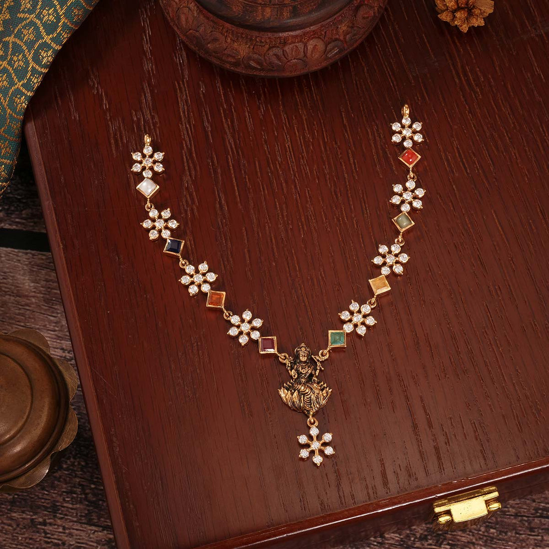 Nithira Short Necklace