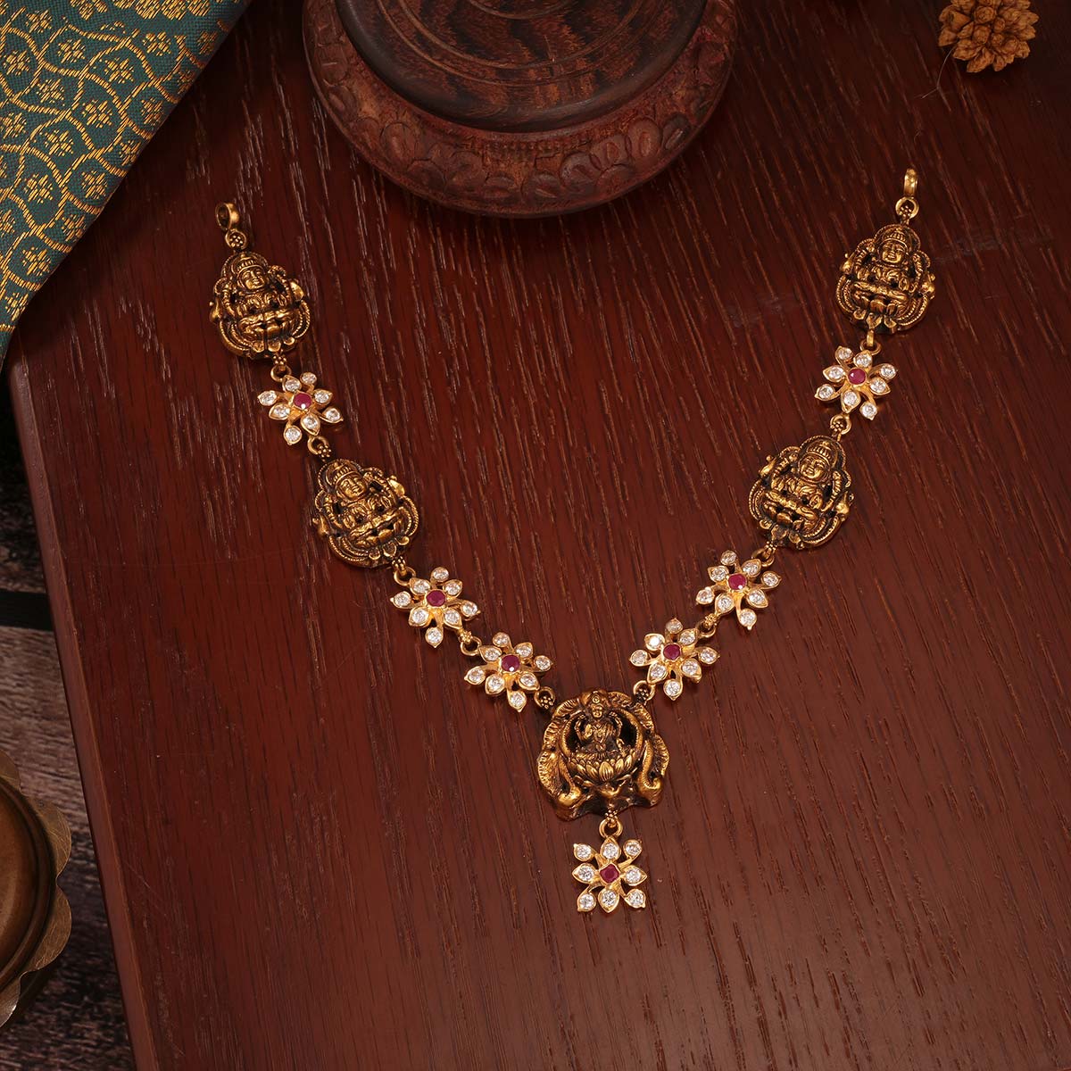 Priscilla Short Necklace