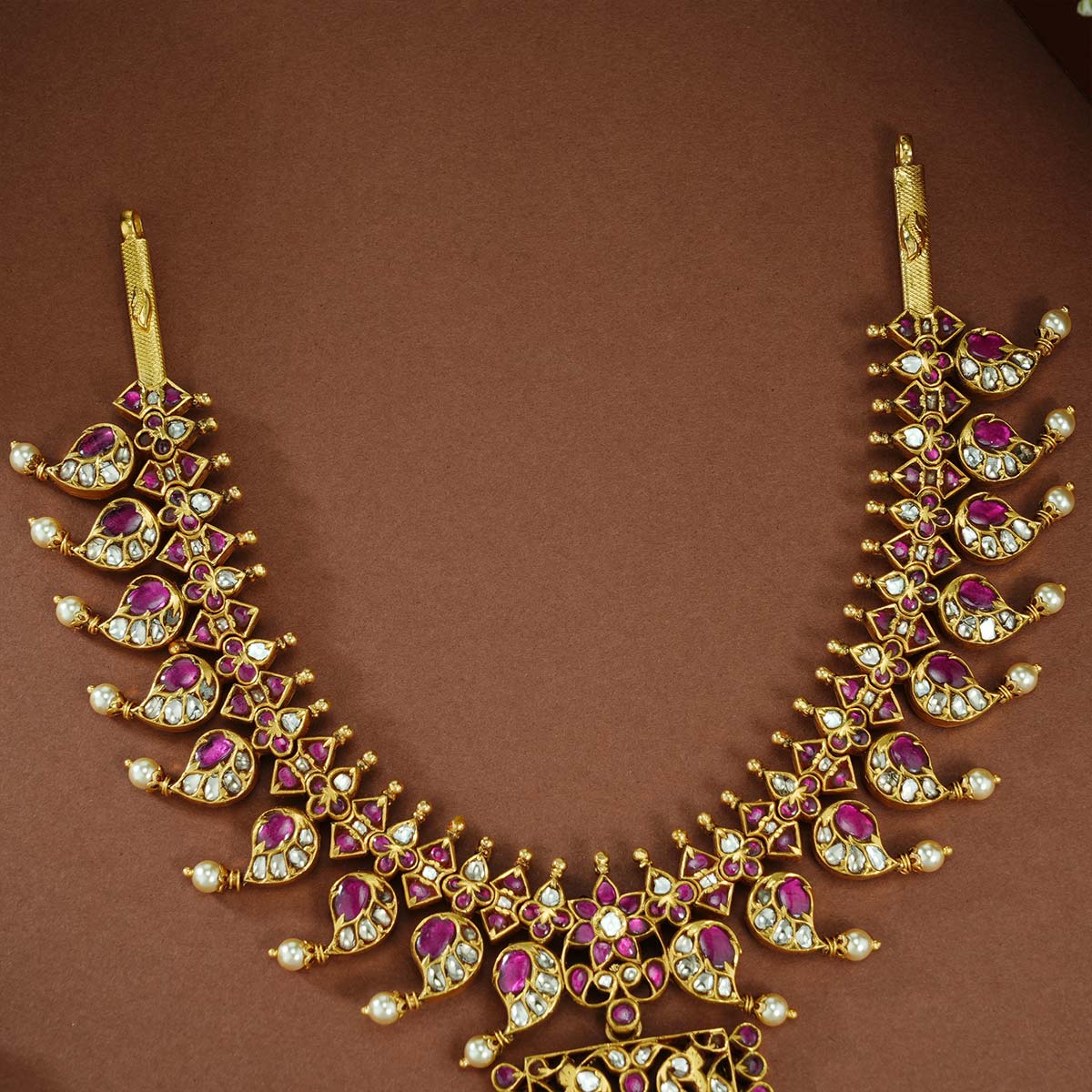Abhita Short Necklacee