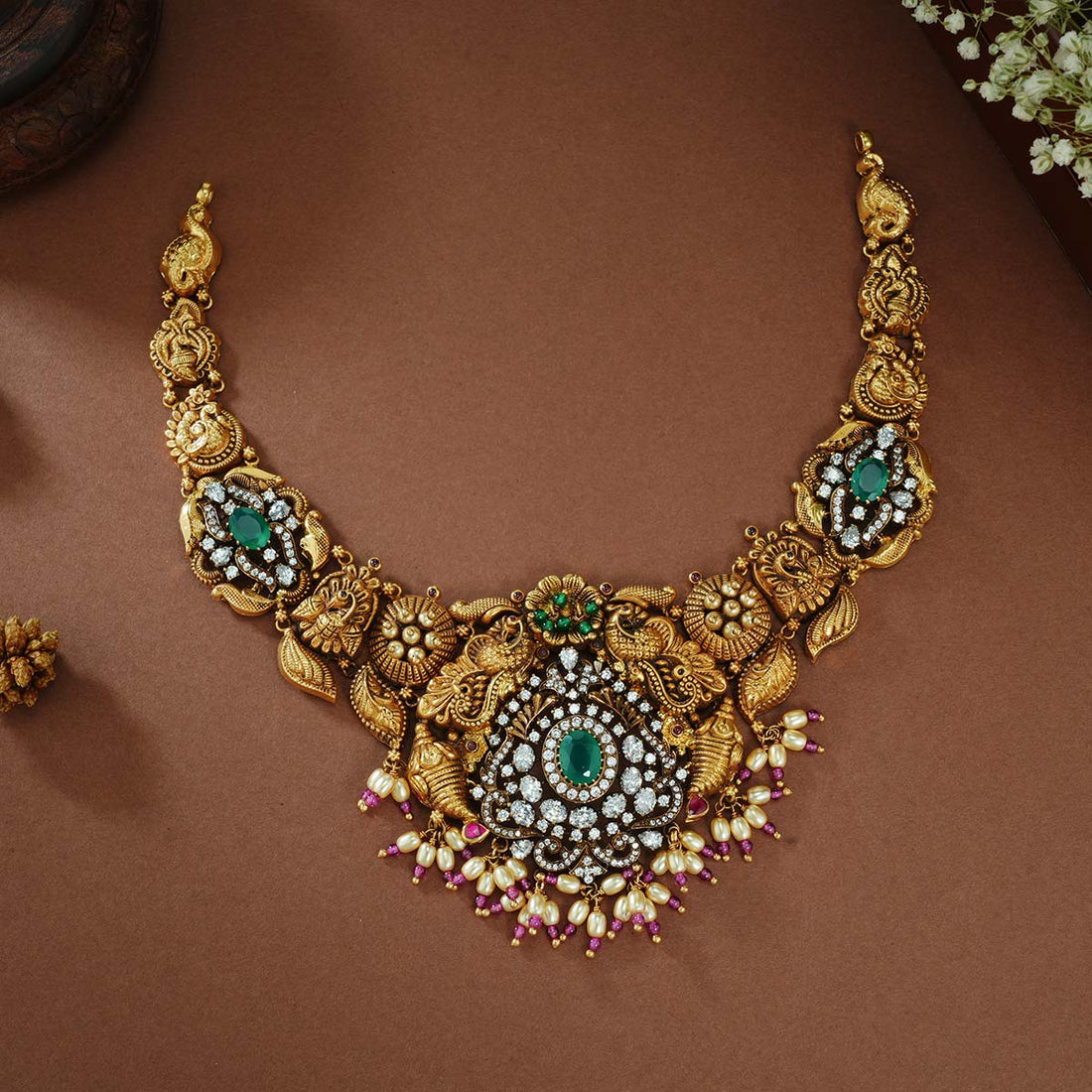 Lathishri Victorian Necklace