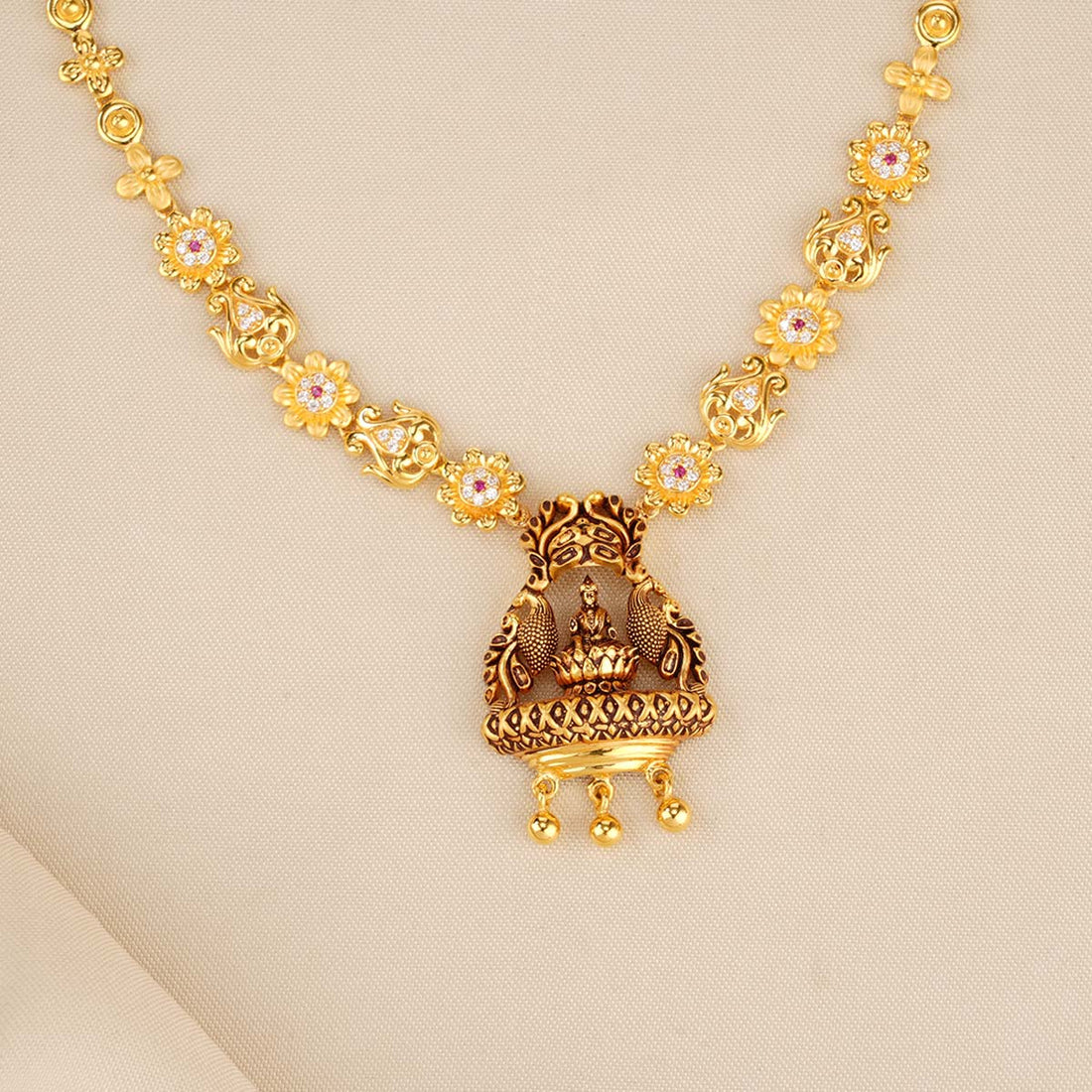 Lakshmi Short Necklace Set