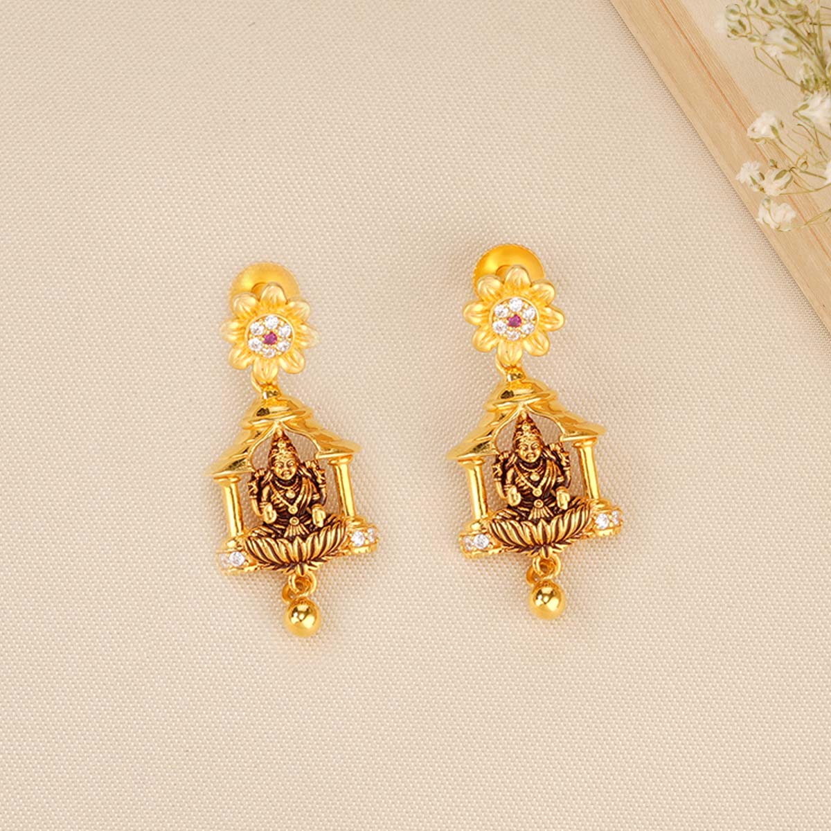 Lakshmi Short Necklace Set