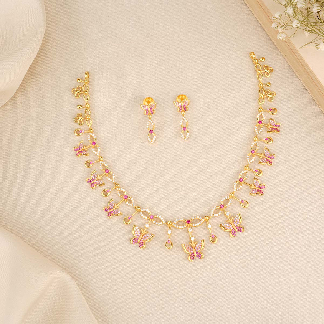 Carmin Short Necklace Set