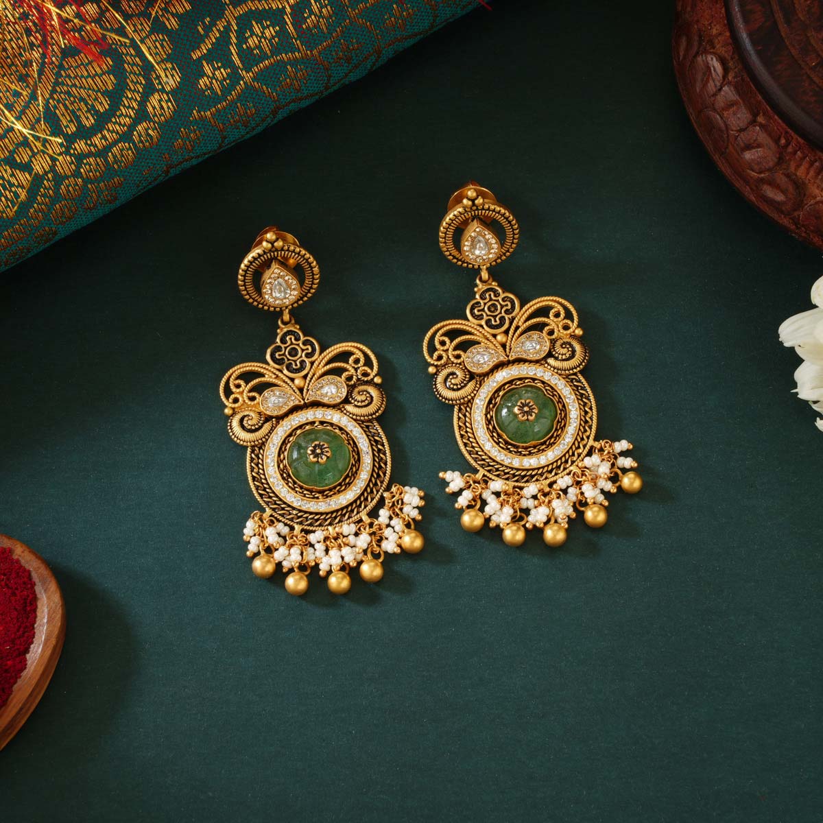 Amithva Short Necklace Set
