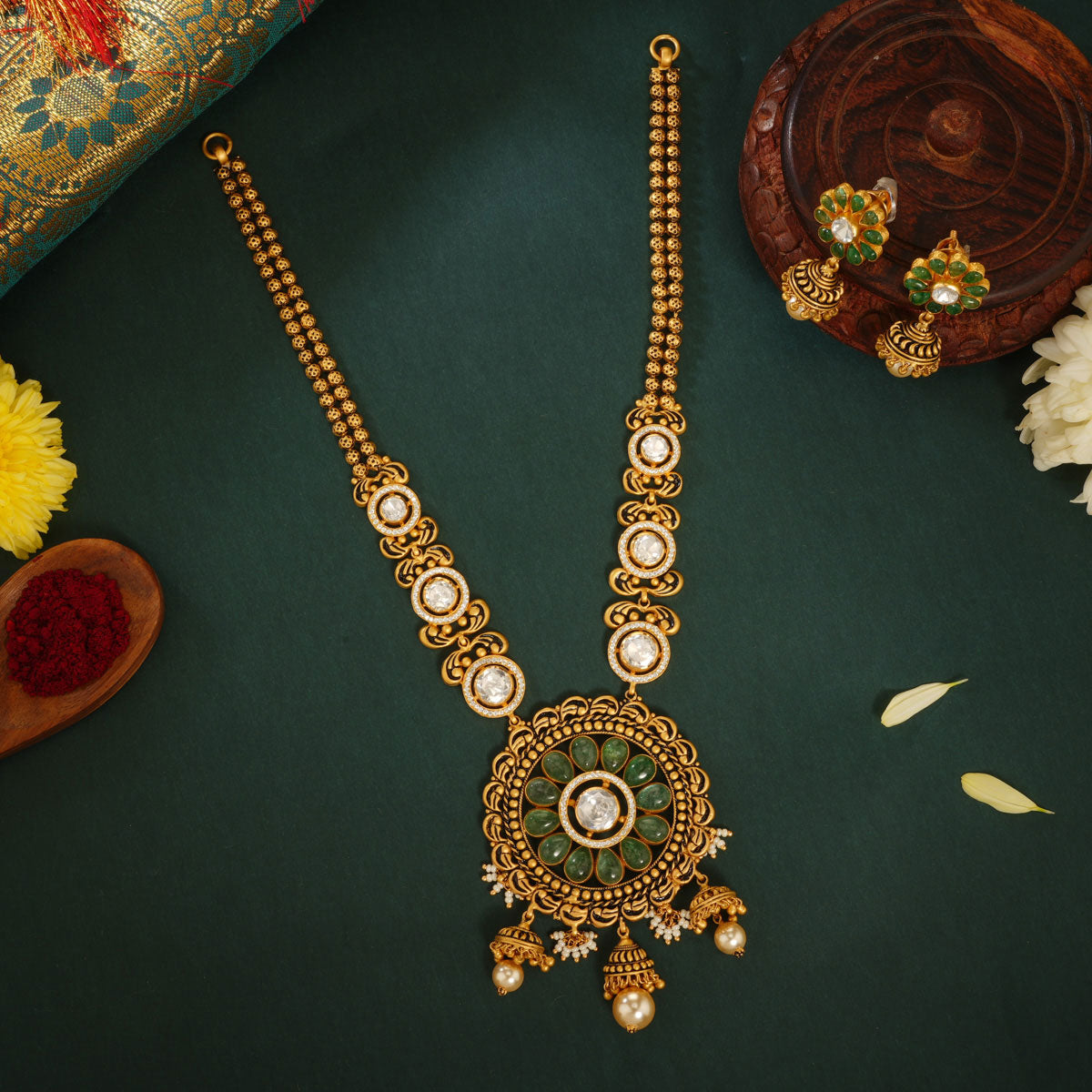 Bhavinya Short Necklace Set