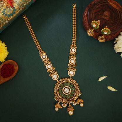 Bhavinya Short Necklace Set