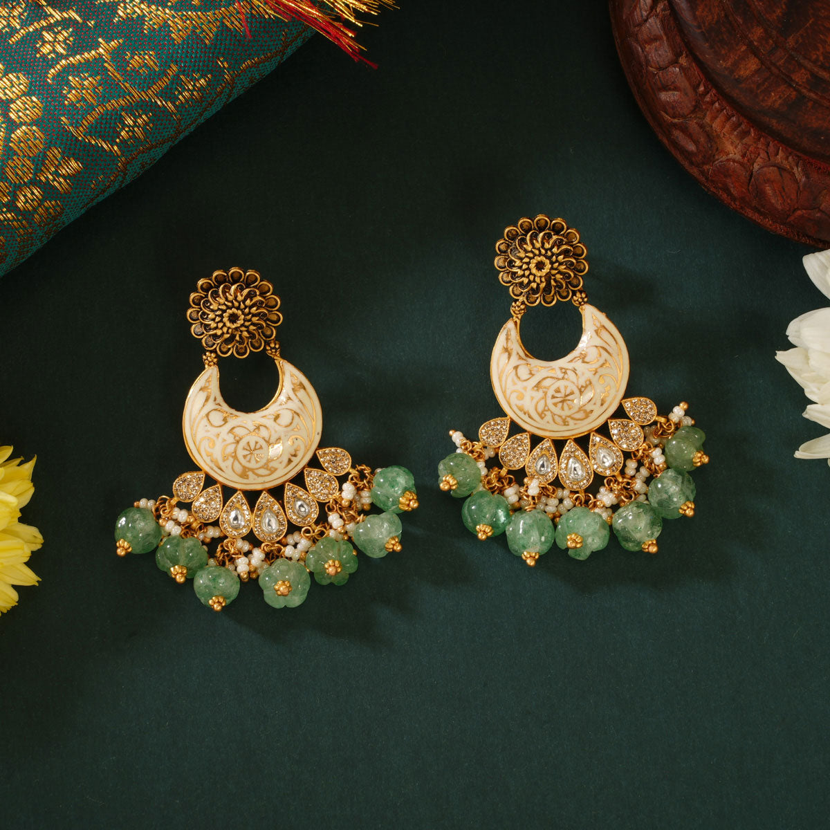 Varnikha Short Necklace Set