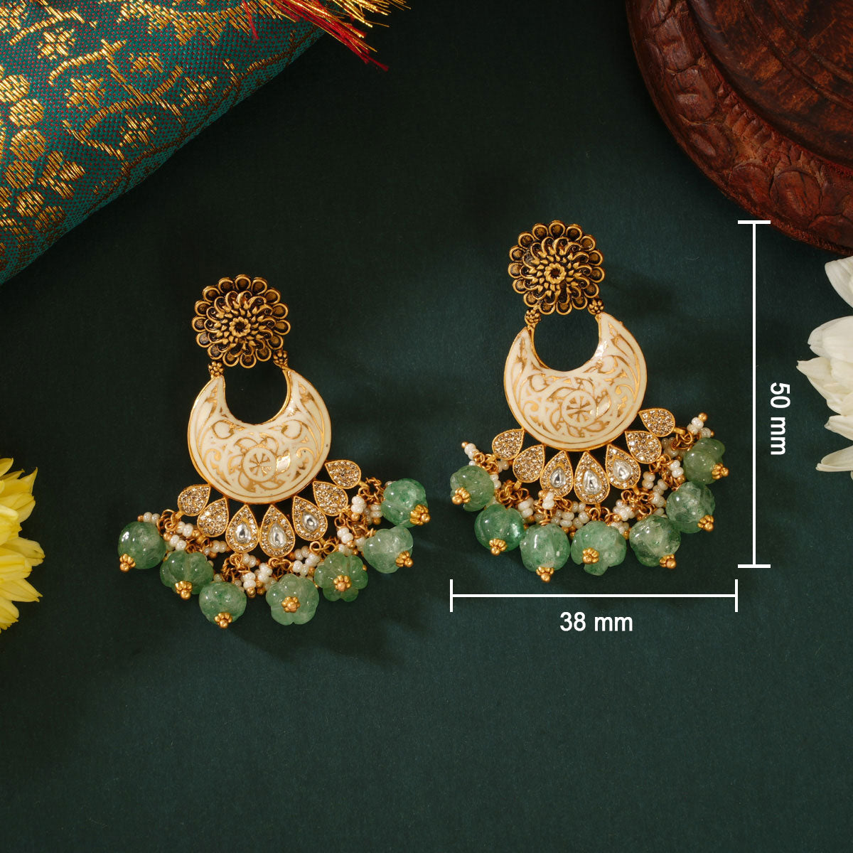 Varnikha Short Necklace Set