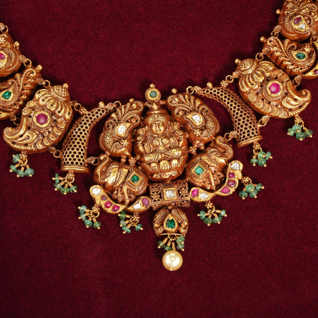 Lakshishri Short Necklace