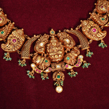Lakshishri Short Necklace