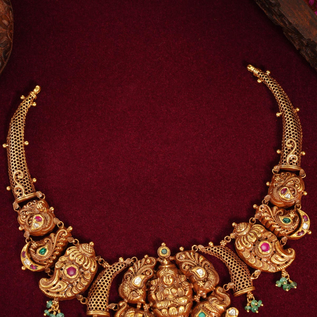 Lakshishri Short Necklace