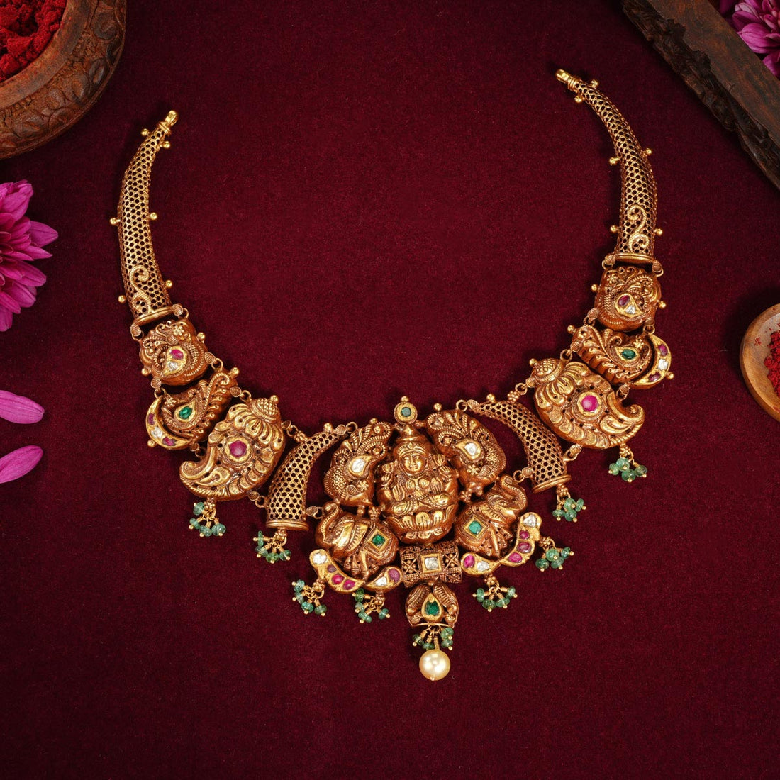 Lakshishri Short Necklace