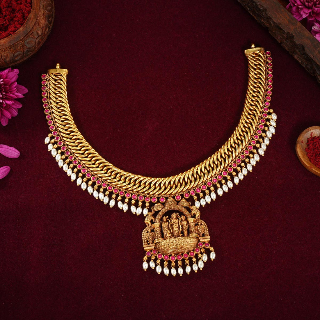 Daisy Short Necklace