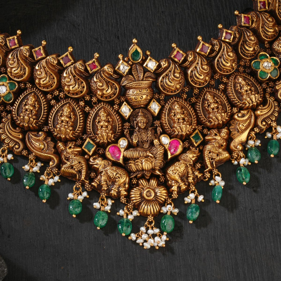Facinate Antique Choker