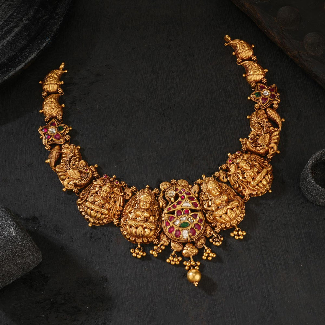 Bhavinya Short Necklace