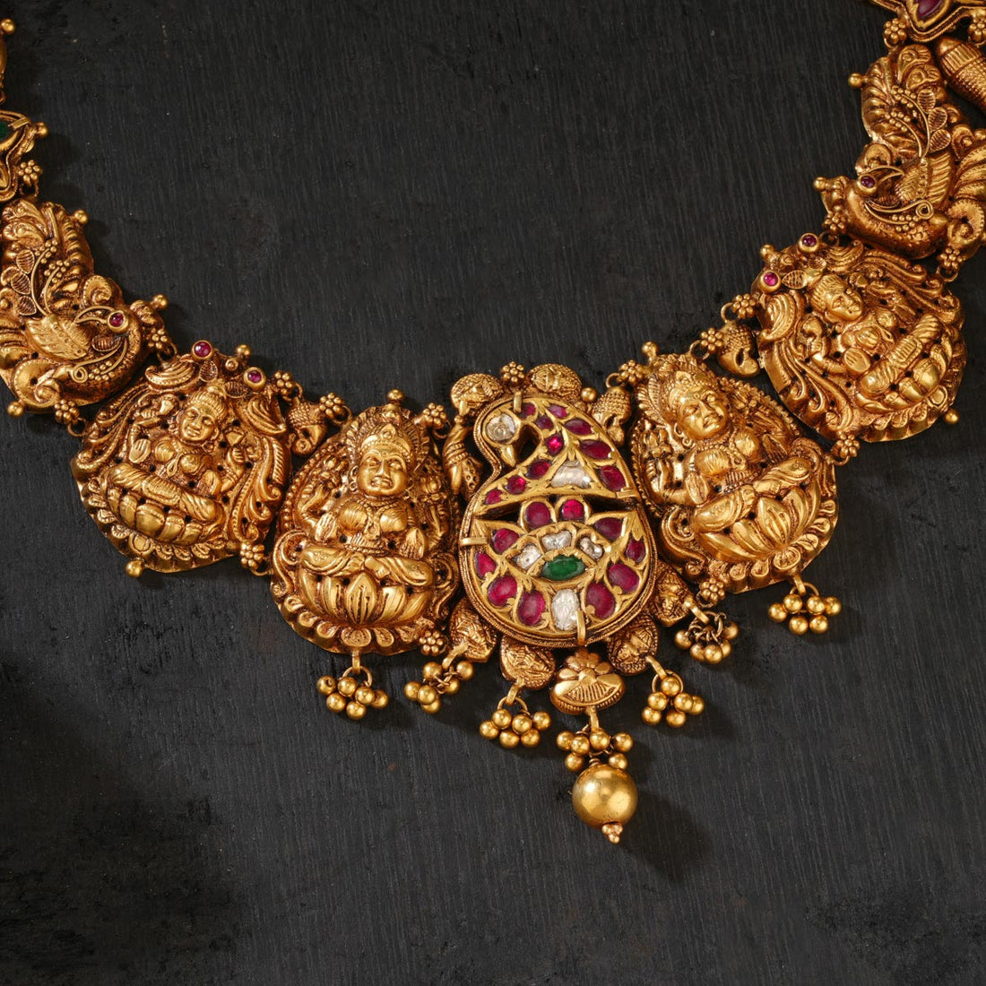 Bhavinya Short Necklace