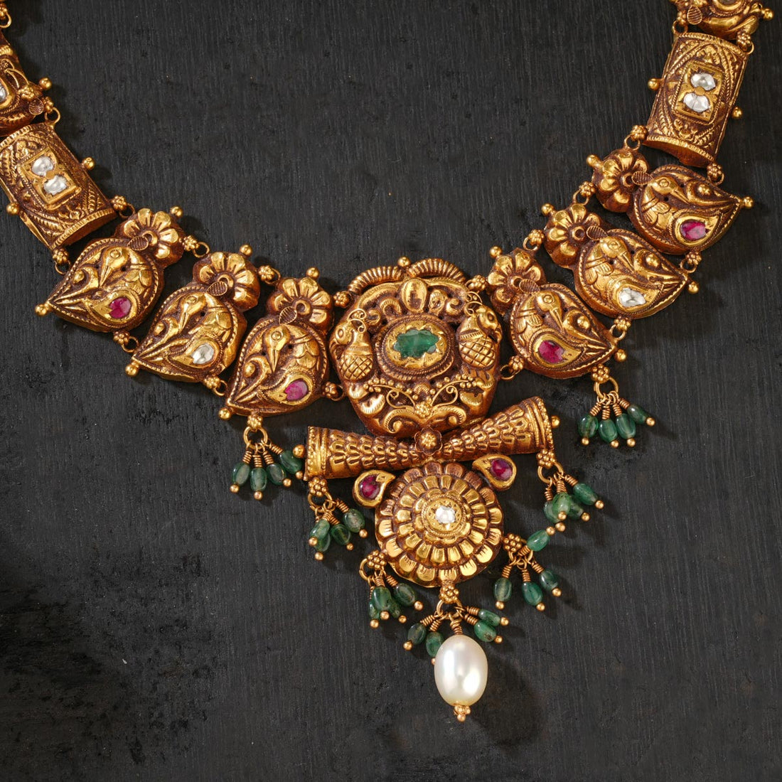 Dhivanika Short Necklace