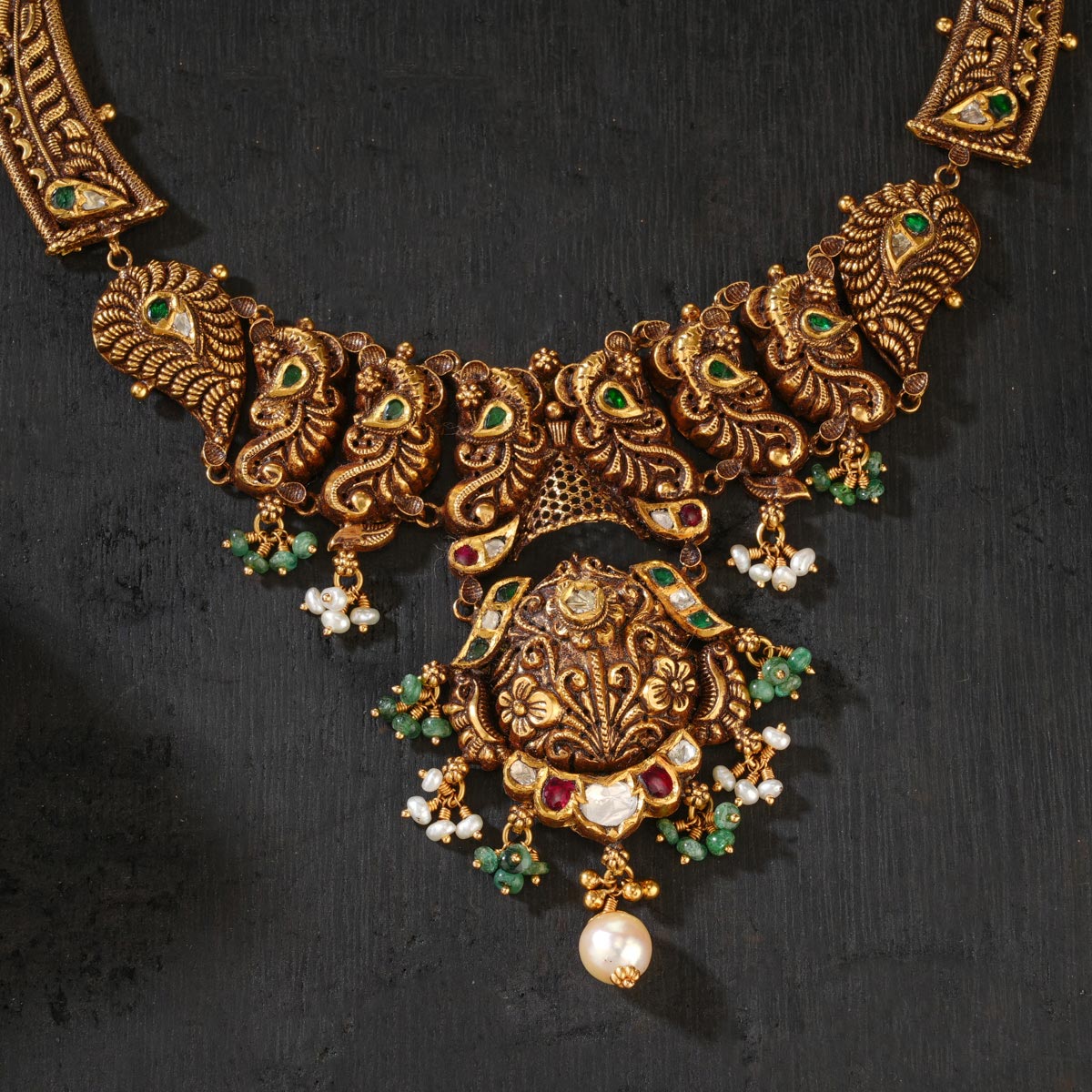 Riyaanika Short Necklace