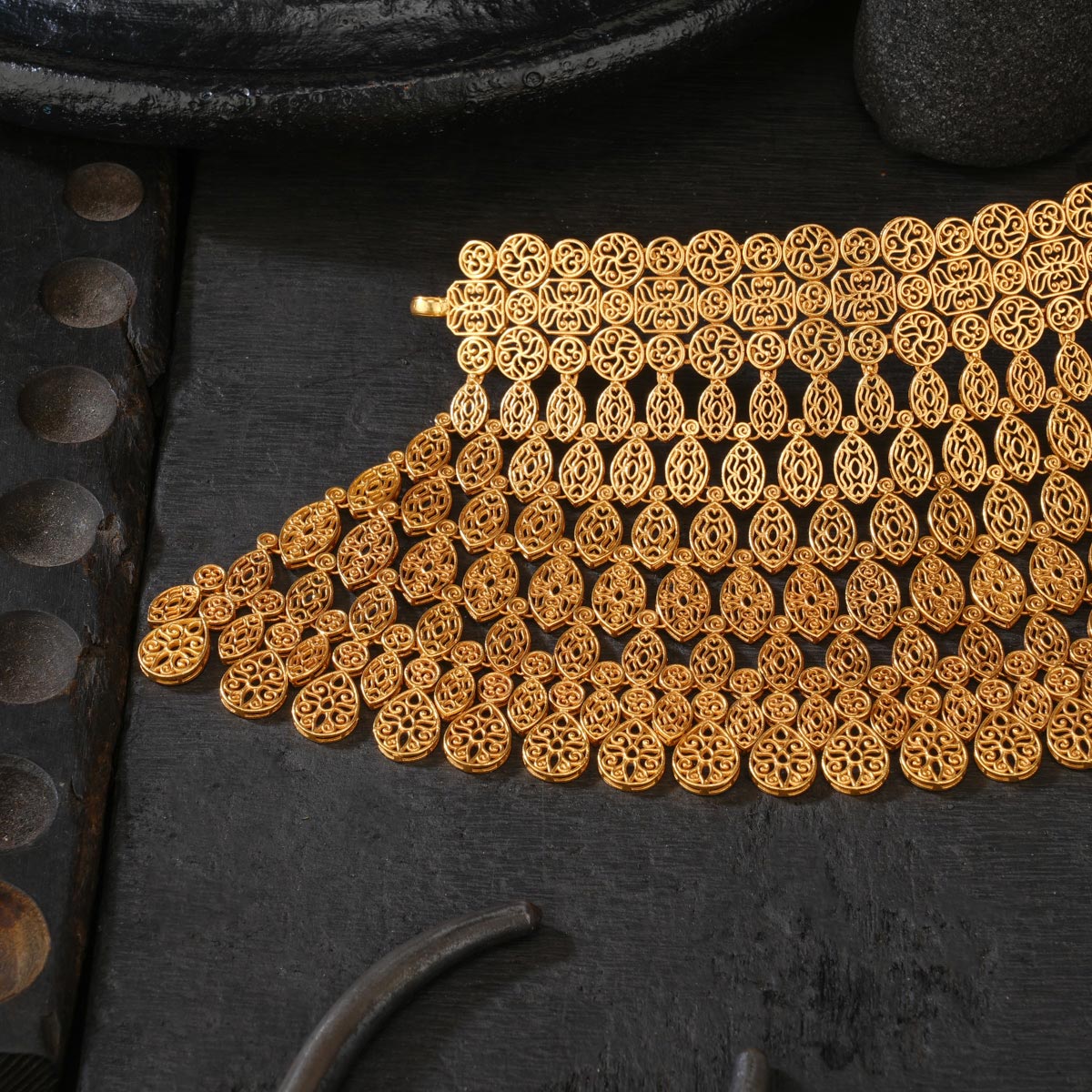 Mownica Antique Choker