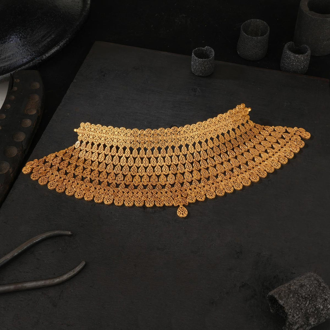 Mownica Antique Choker
