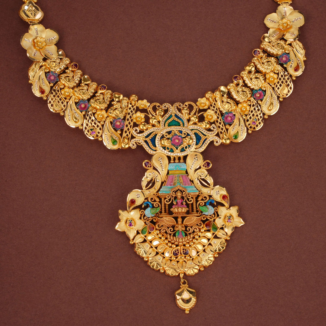 Harini Short Necklace