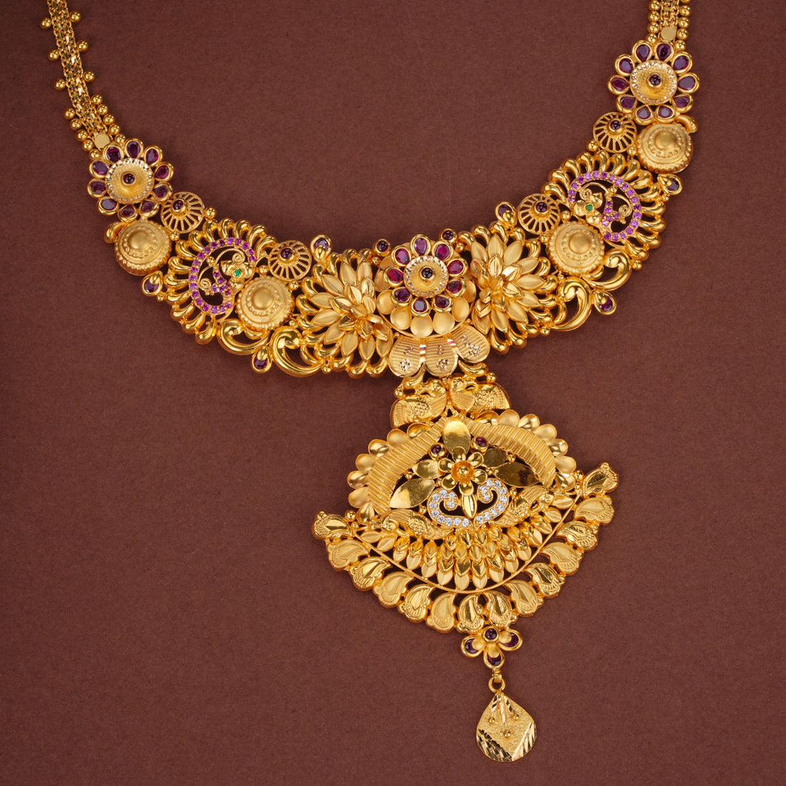 Yamuna Short Necklace