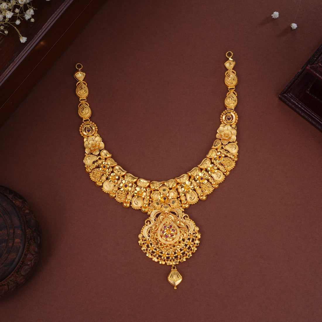 Janani Short Necklace